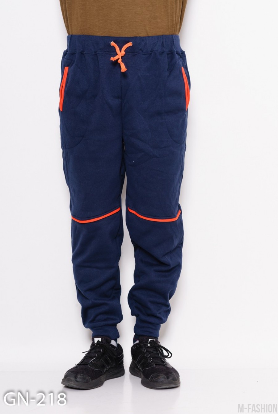 Синие трикотажные спортивные штаны на флисе с манжетами и контрастными вставками - Фото 1