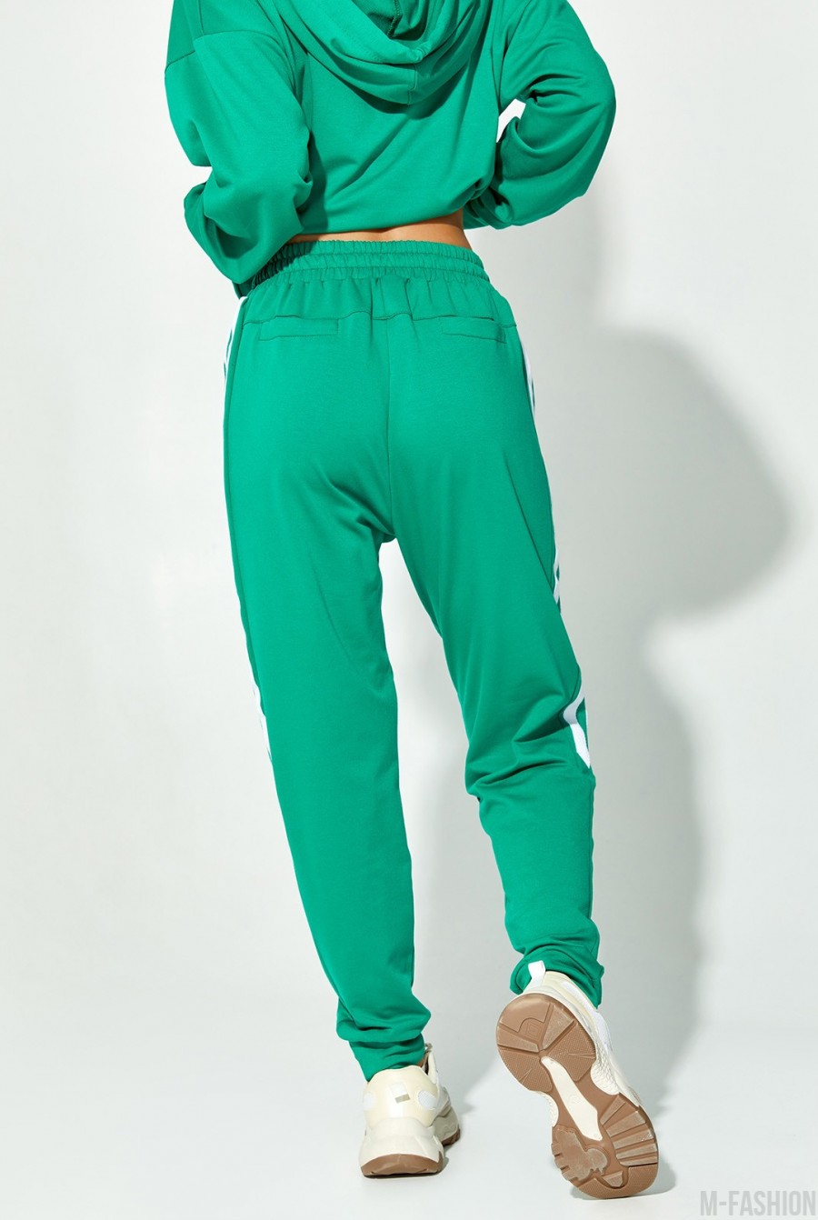 Зеленые трикотажные брюки с тесемками- Фото 3
