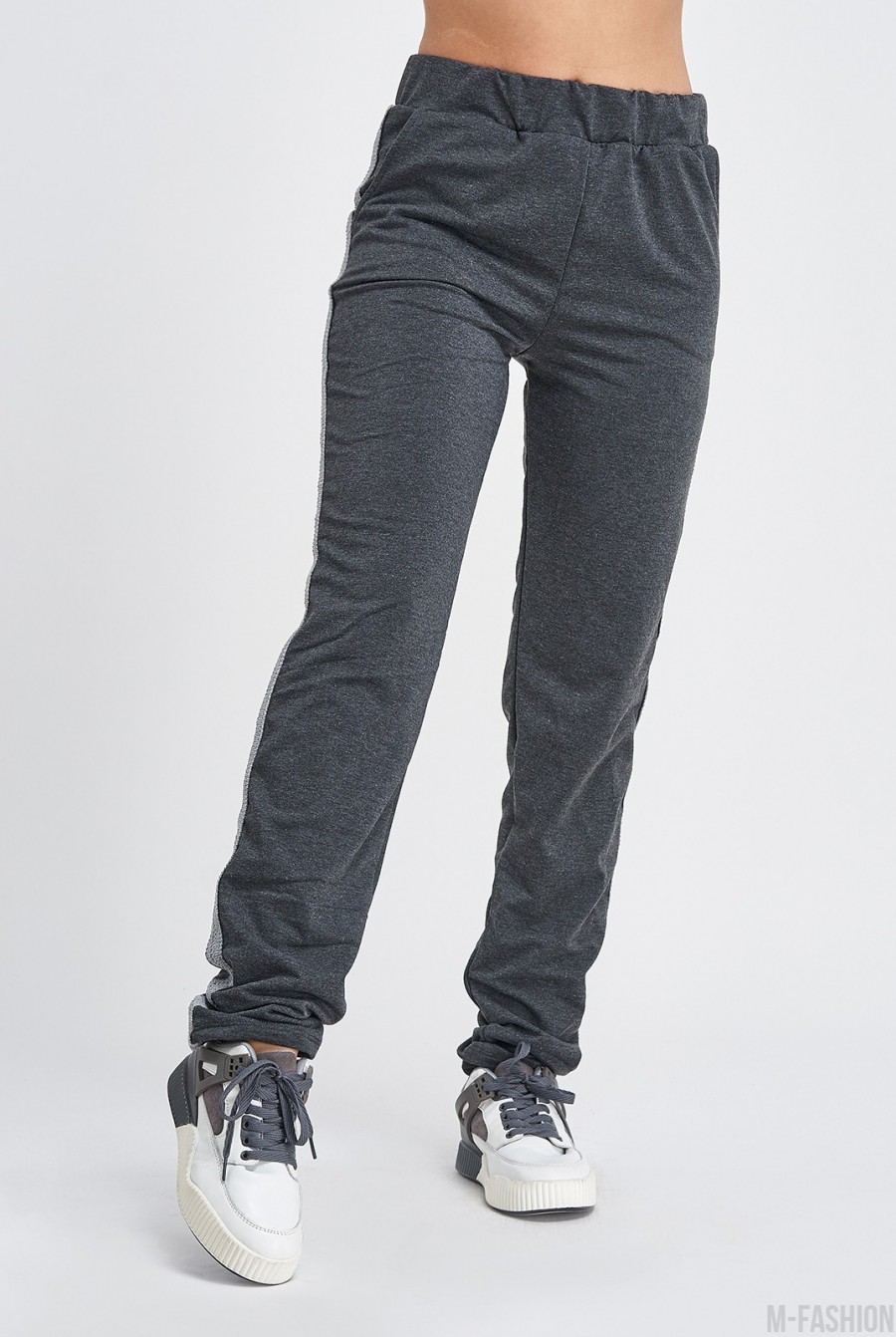 Темно-серые трикотажные штаны с фактурными лампасами- Фото 2