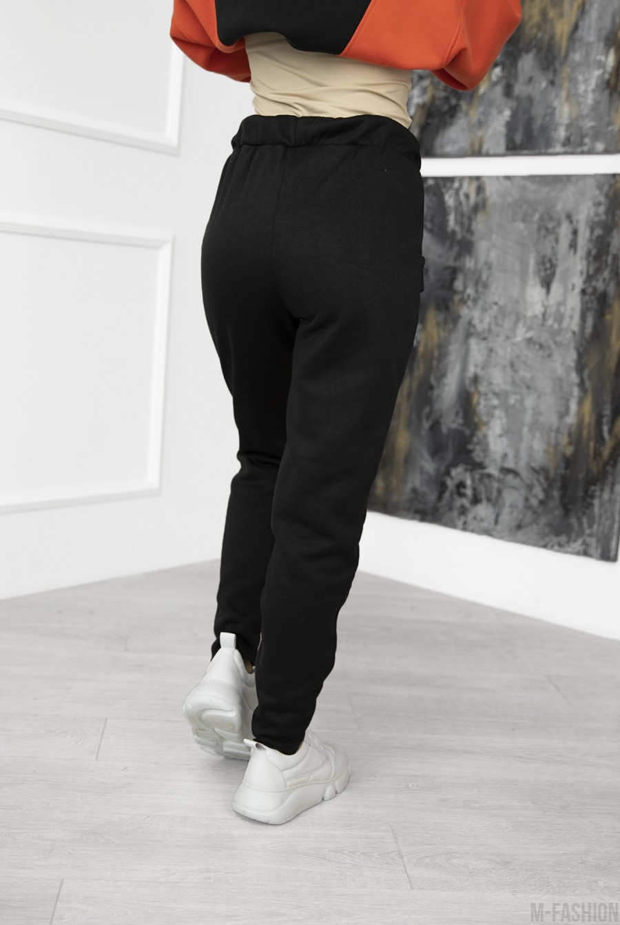 Черные утепленные флисом брюки с карманами- Фото 3