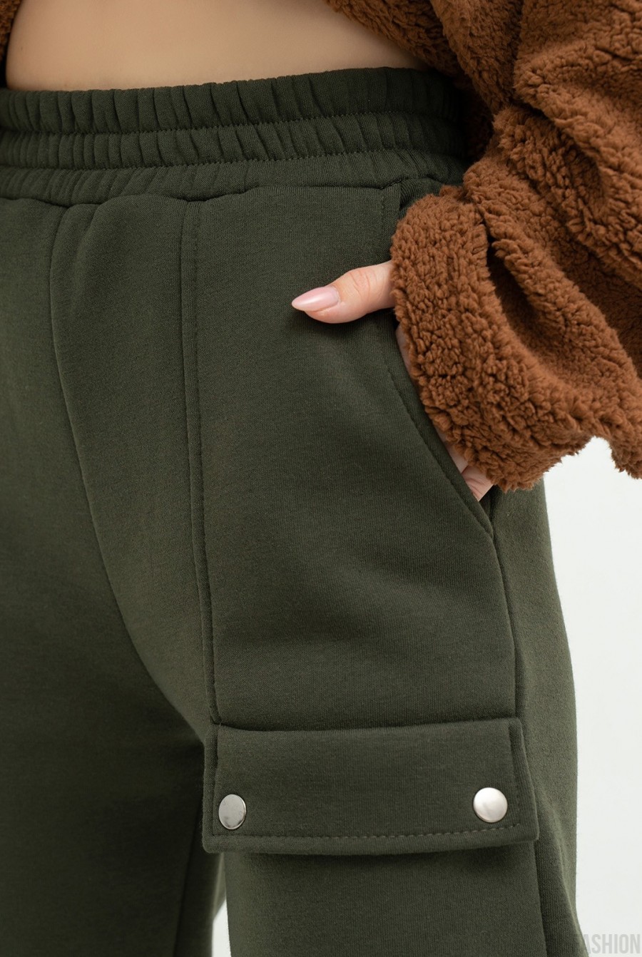 Теплые спортивные штаны цвета хаки с клапаном- Фото 4