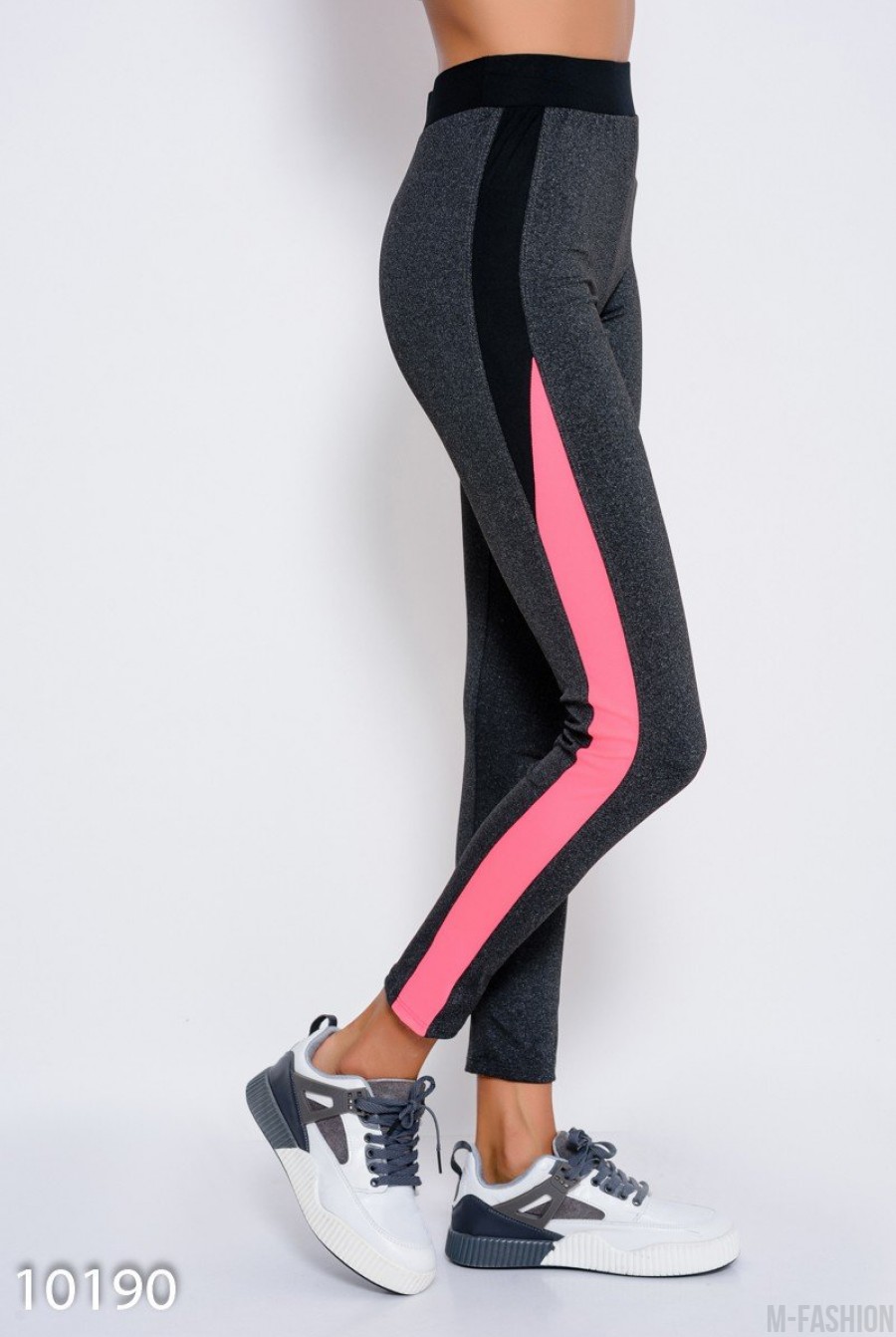Темно-серые эластичные спортивные штаны с черными и розовыми вставка по бокам- Фото 2