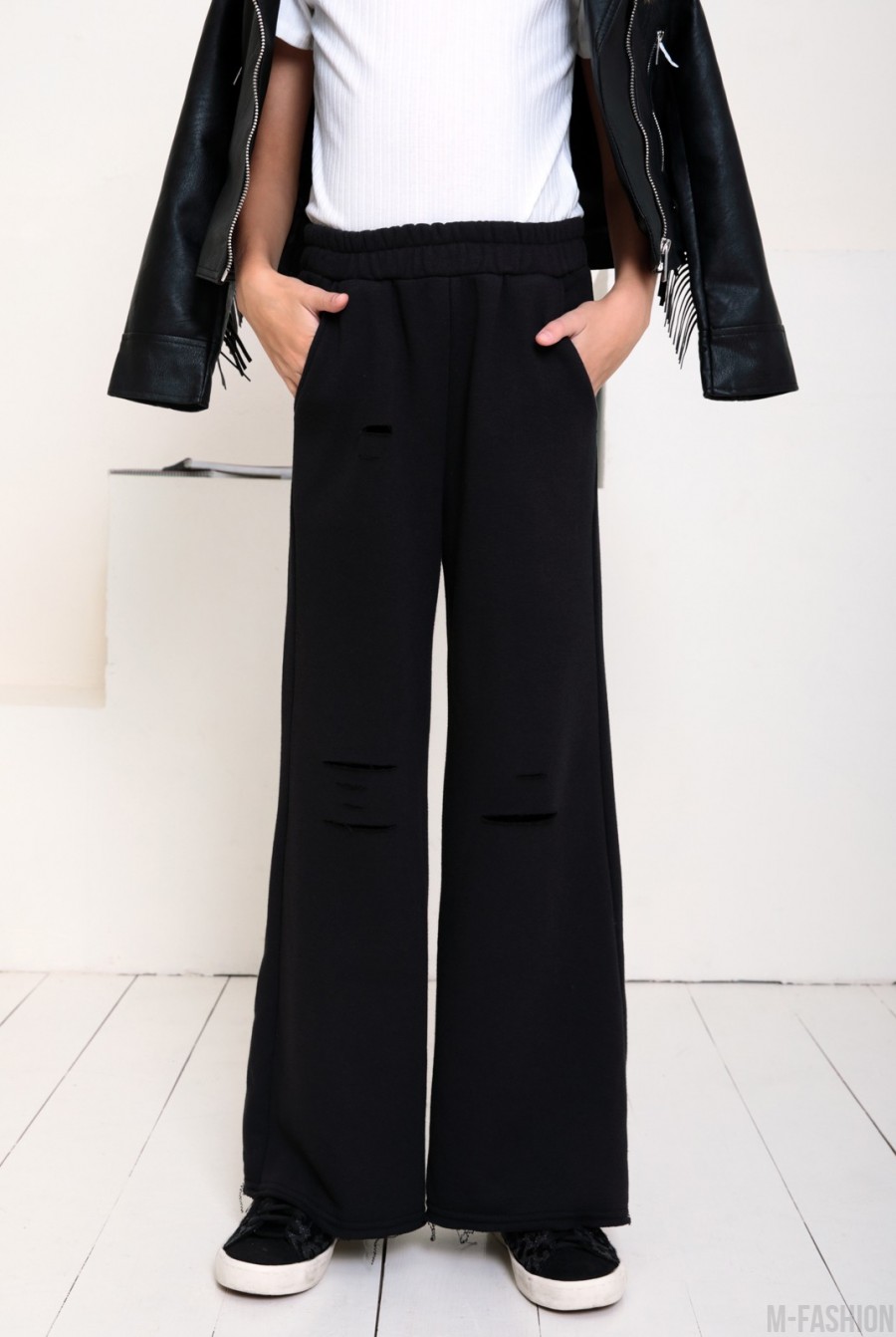 Черные свободные рваные брюки из трикотажа- Фото 2