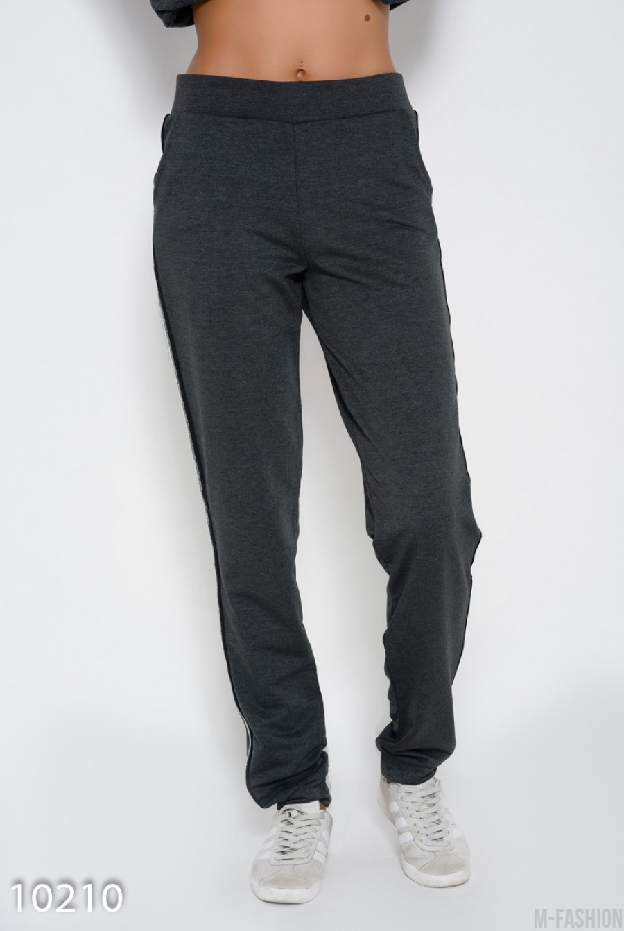 Темно-серые трикотажный штаны с карманами и лампасами с люрексом - Фото 1