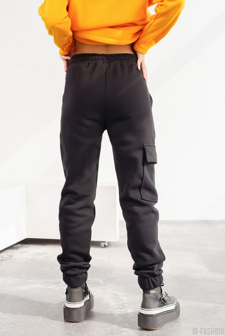 Черные брюки карго с накладными карманами- Фото 3