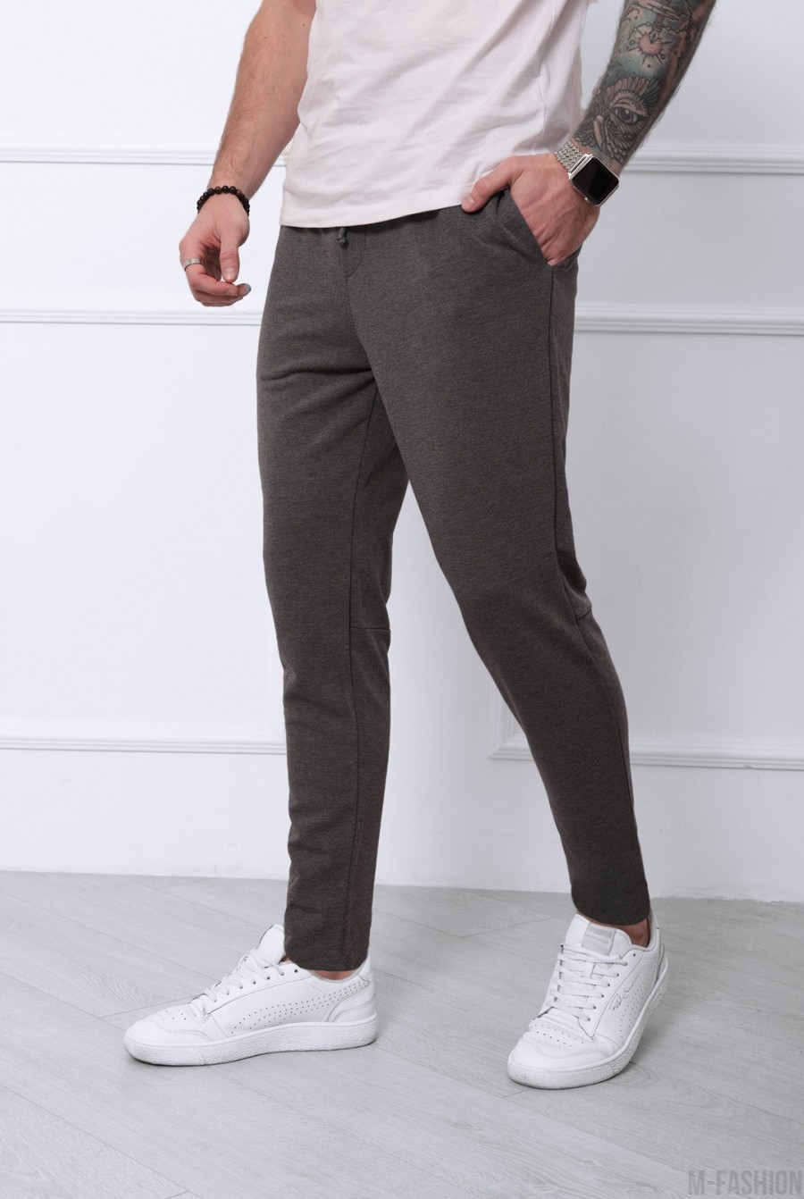 Темно-серые трикотажные штаны с накладным карманом- Фото 2