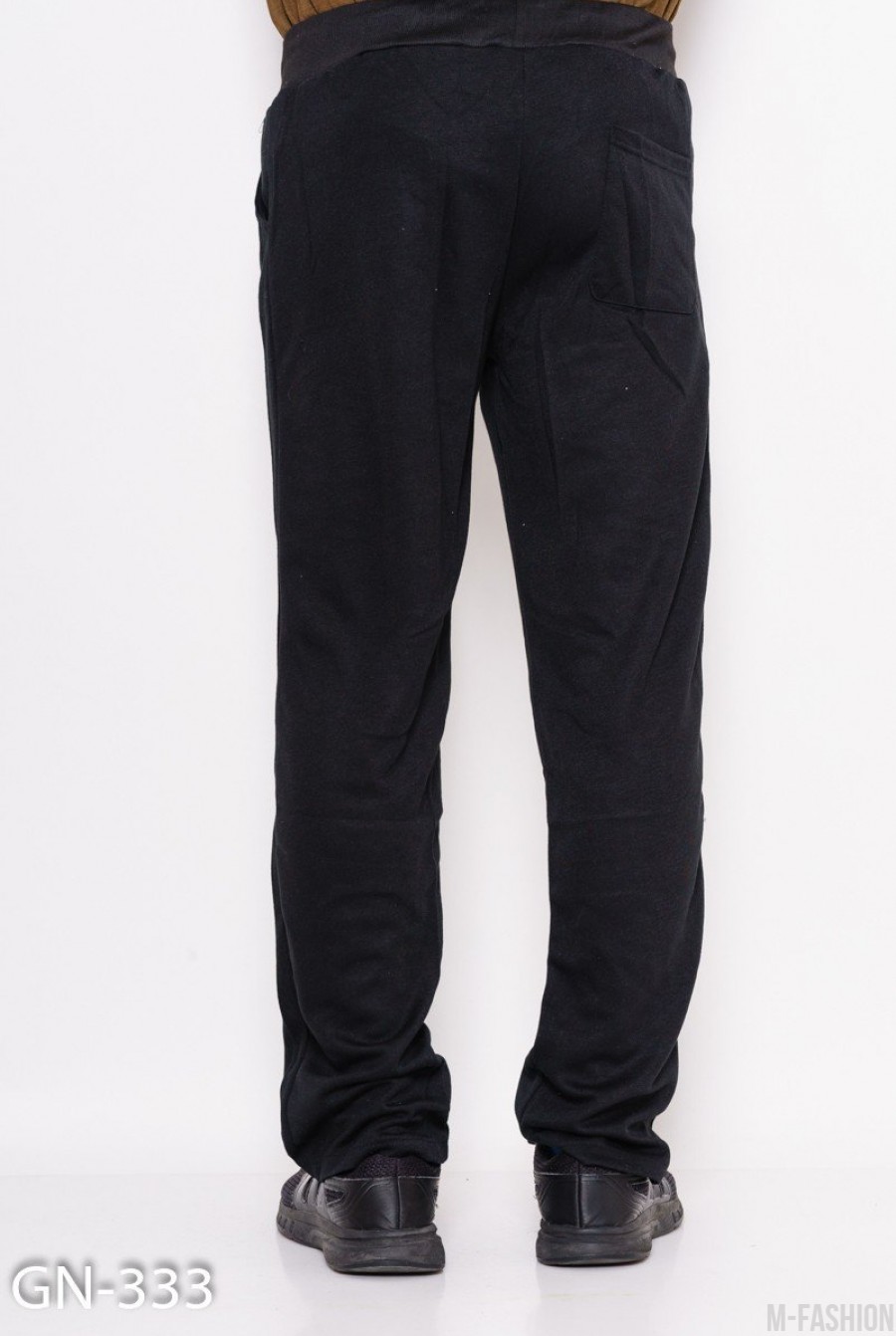 Черные трикотажные прямые штаны с нашивкой- Фото 4