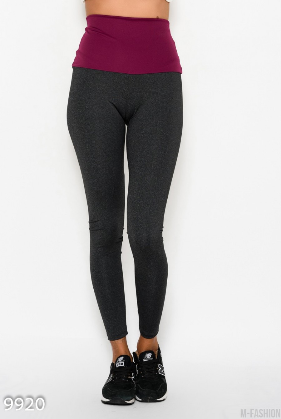 Темно-серые меланжевые эластичные спортивные штаны с завышенной талией и фиолетовым декором - Фото 1