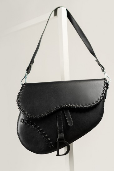Черная асимметричная сумка из эко-кожи