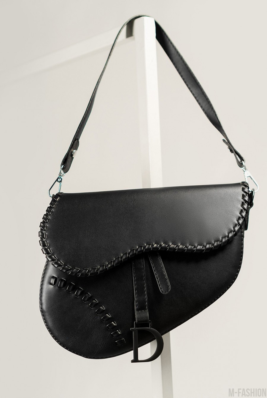 Черная асимметричная сумка из эко-кожи - Фото 1