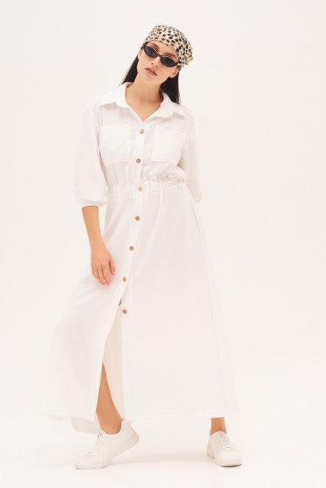 Белое длинное платье-рубашка на пуговицах