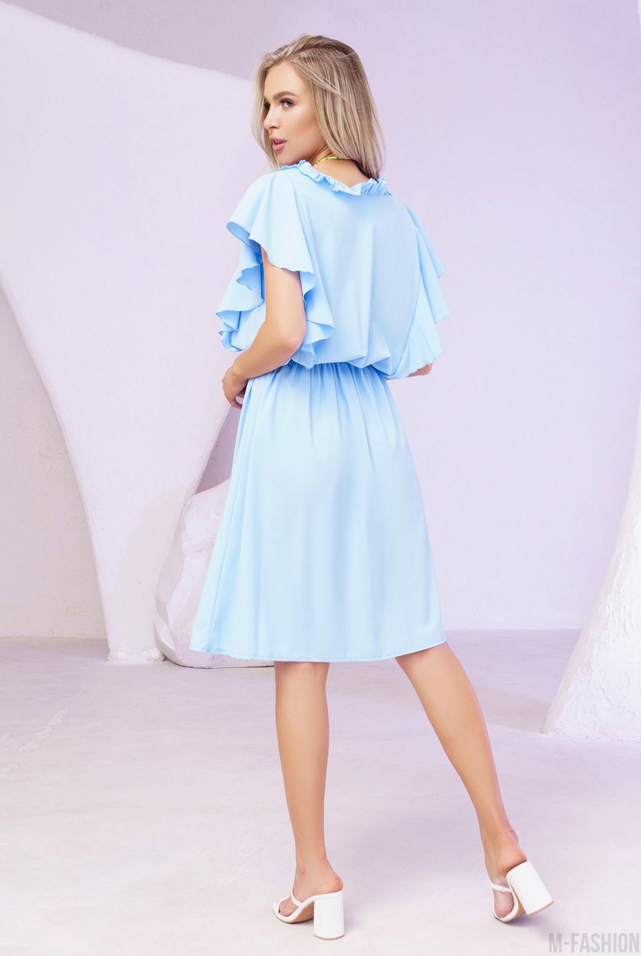 Голубое платье с воланами и рюшами- Фото 3