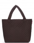 Стеганая коричневая сумка с удобным и стильным дизайном