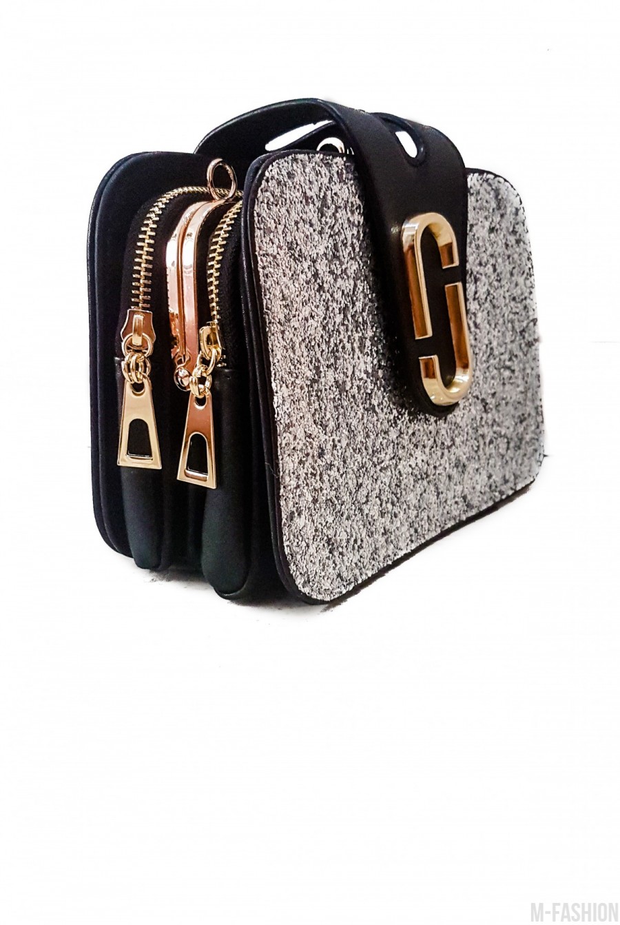 Компактная сумочка из эко-кожи с покрытием из серебряных блесток- Фото 2