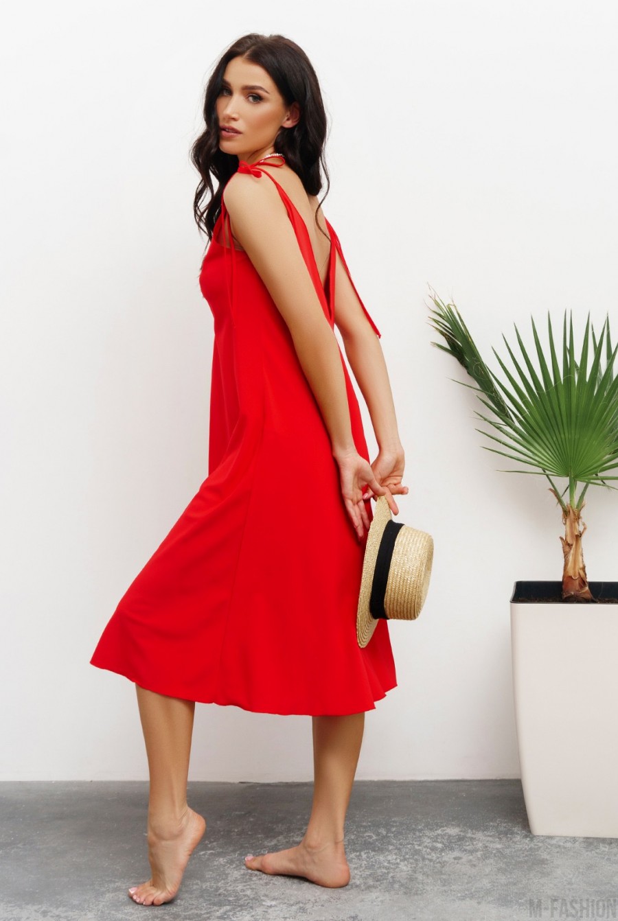 Красное платье-комбинация расклешенного кроя- Фото 2