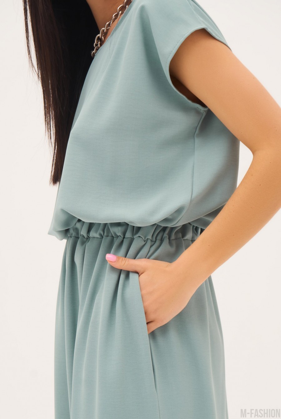 Мятное коттоновое платье с фигурным вырезом спинки- Фото 2