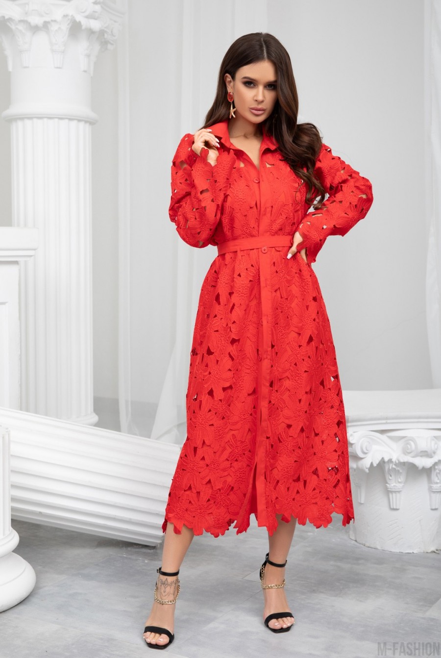 Красное кружевное платье-рубашка - Фото 1