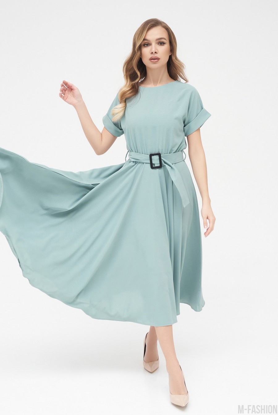 Классическое платье цвета хаки с расклешенным низом - Фото 1