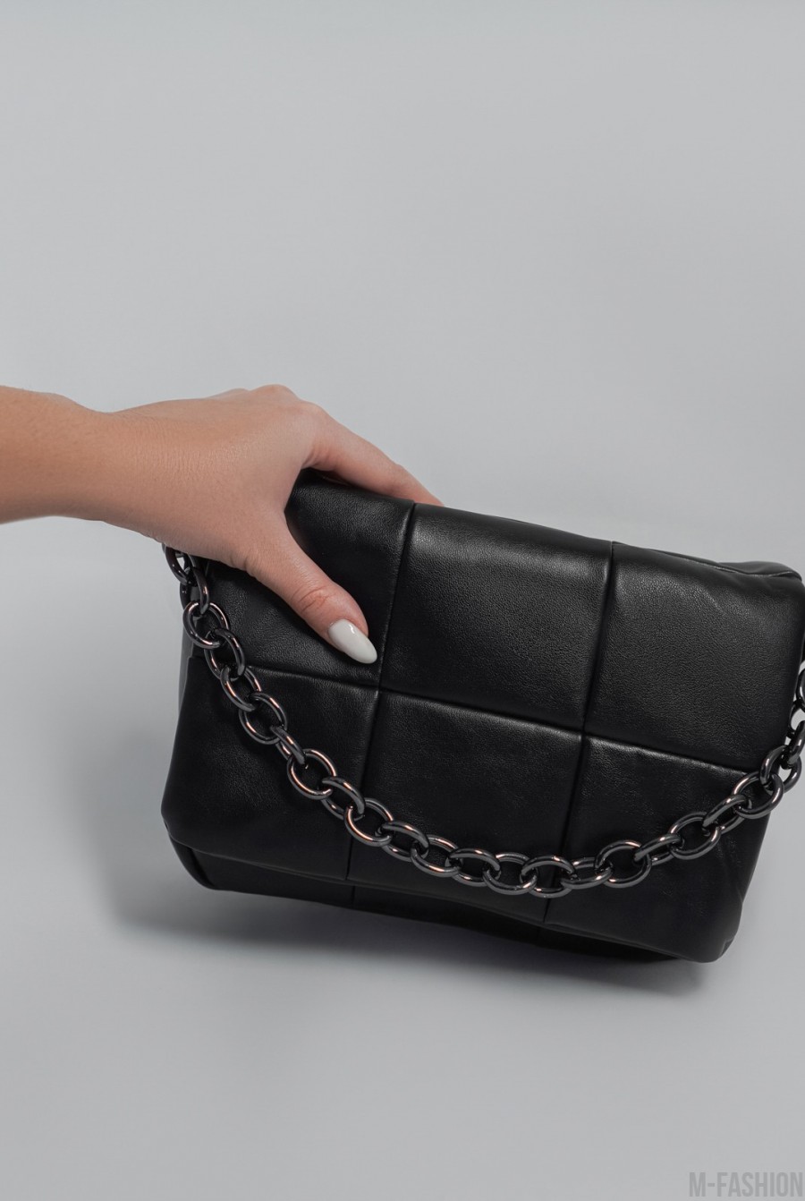 Черная кожаная сумка с цепью- Фото 3