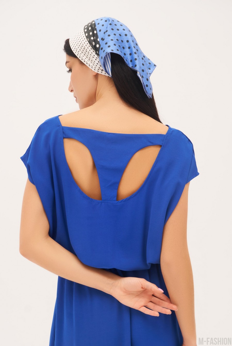 Синее коттоновое платье с фигурным вырезом спинки- Фото 3