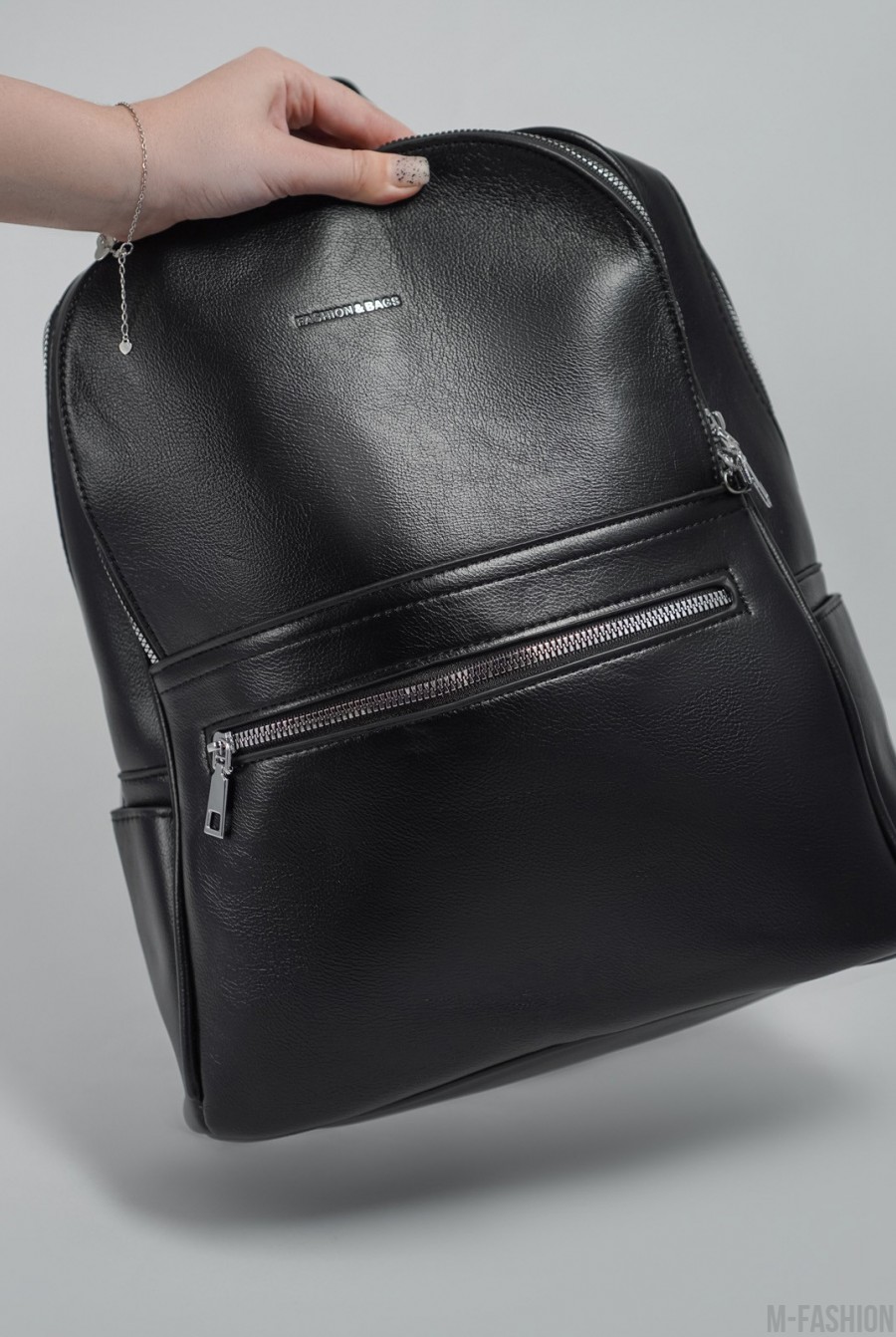 Черный рюкзак из эко-кожи с карманами на молнии - Фото 1