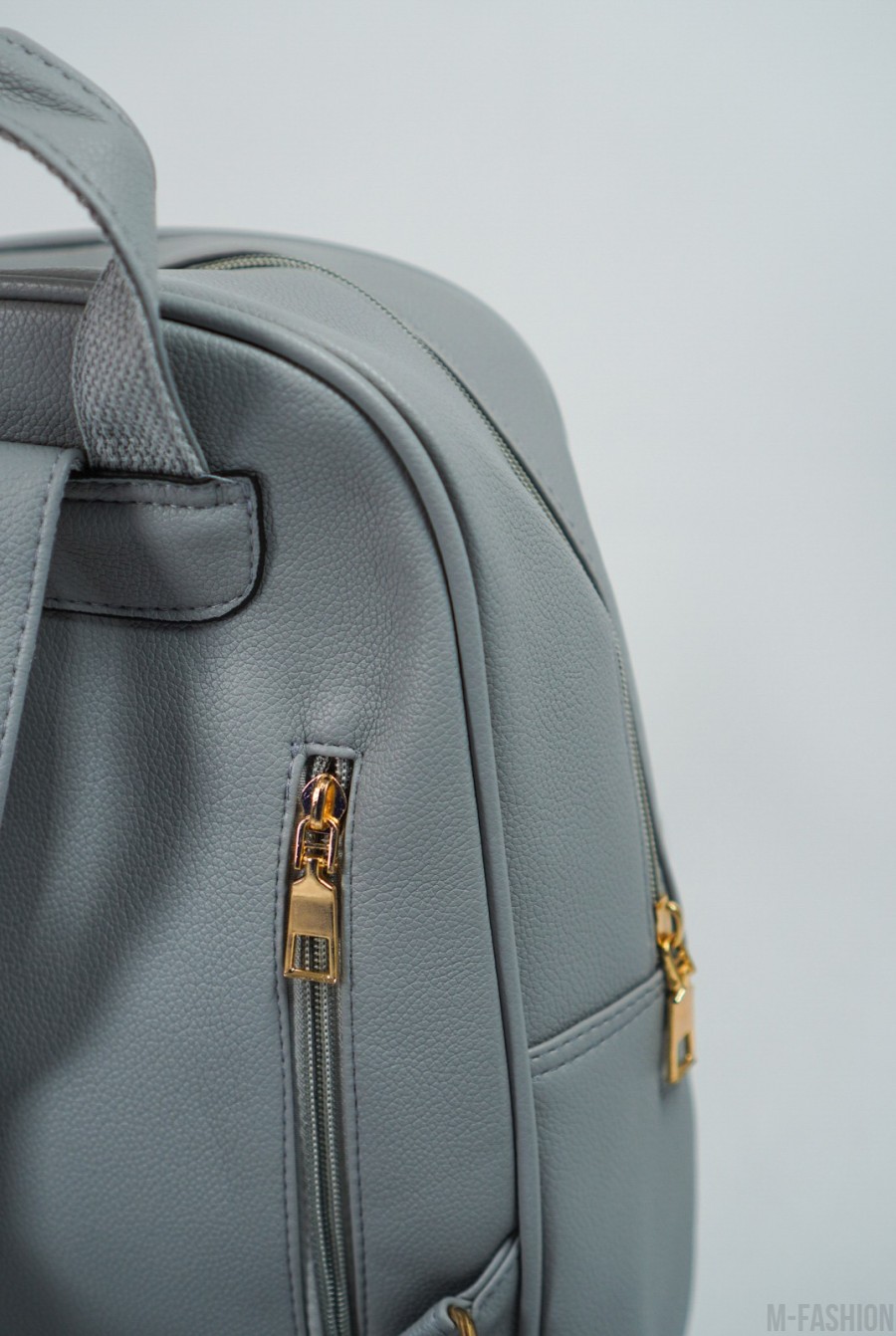 Серый вместительный рюкзак из эко-кожи- Фото 4