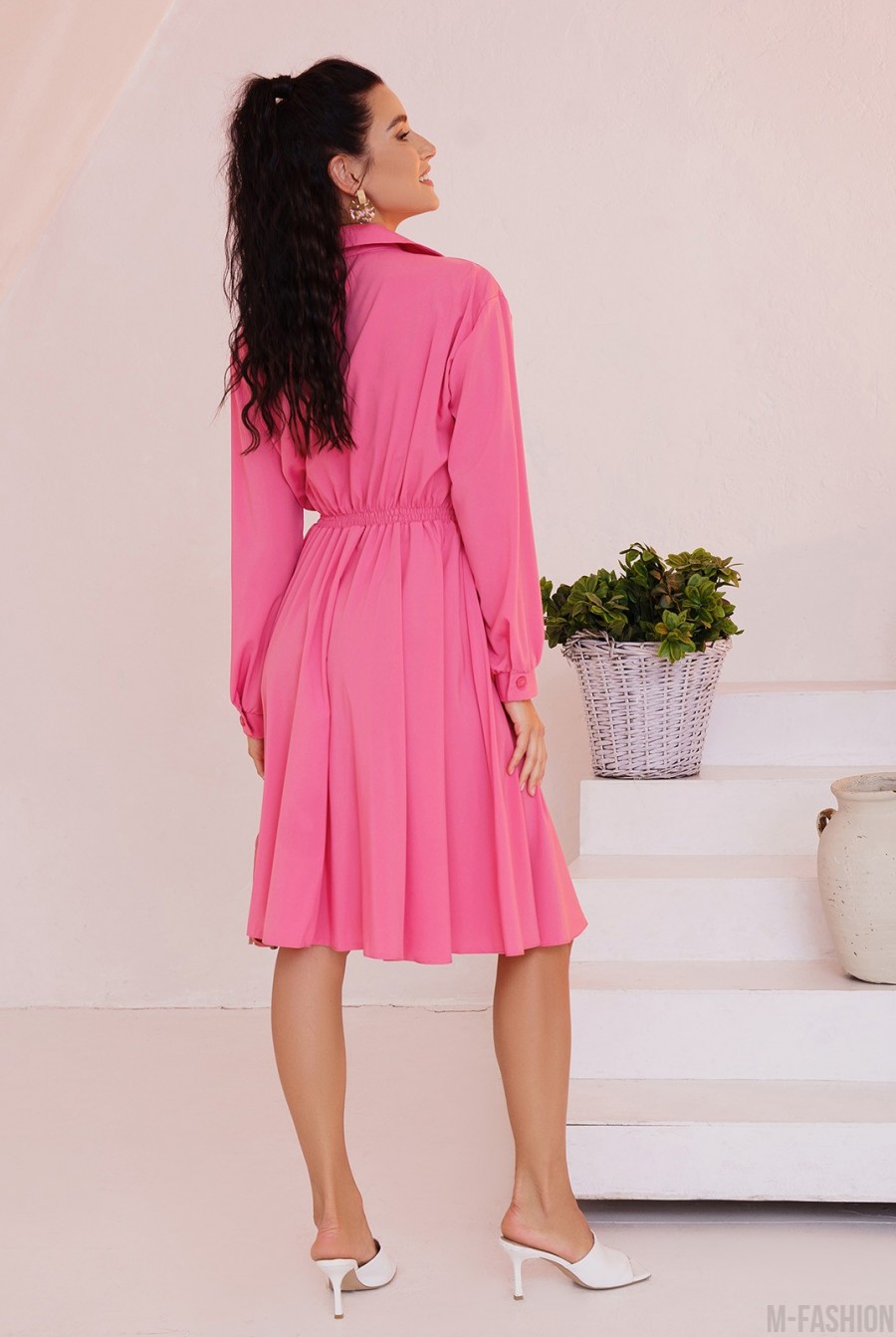 Розовое приталенное платье-рубашка- Фото 3