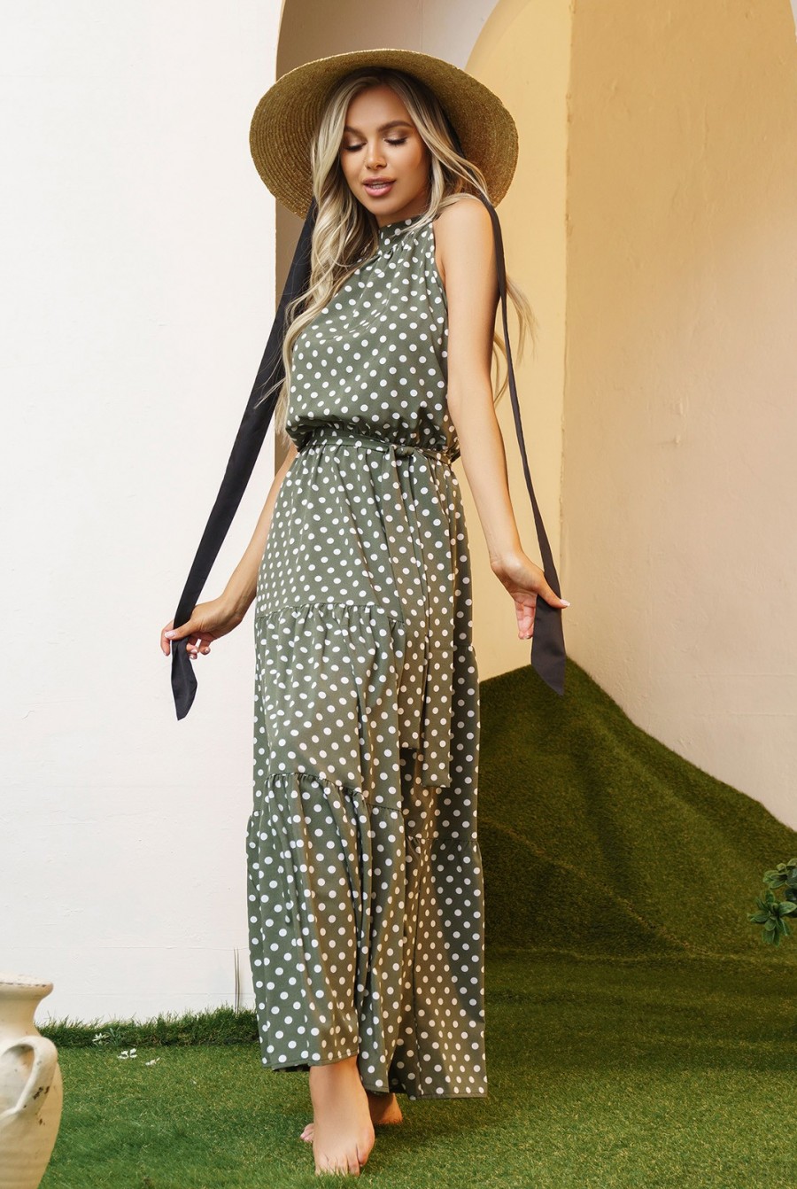 Длинное платье цвета хаки с воротником халтер - Фото 1