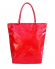 Лаковая красная сумка с вместительным отделением