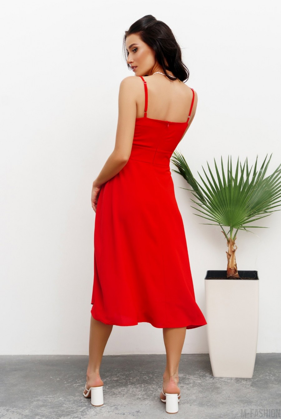 Красное платье на бретельках с завязкой- Фото 3