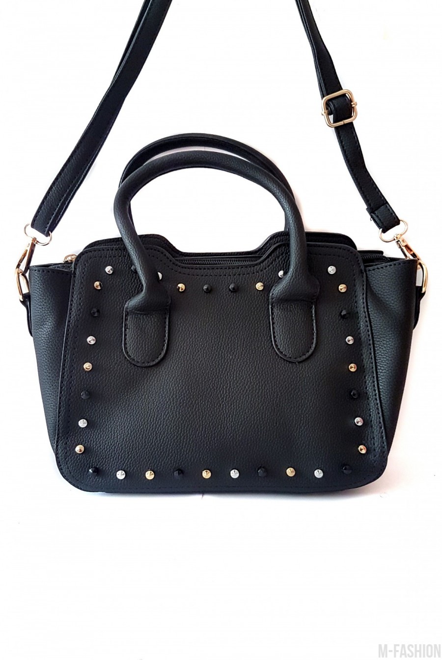 Черная женская сумочка с золотистыми и черными металлическими шипами- Фото 5