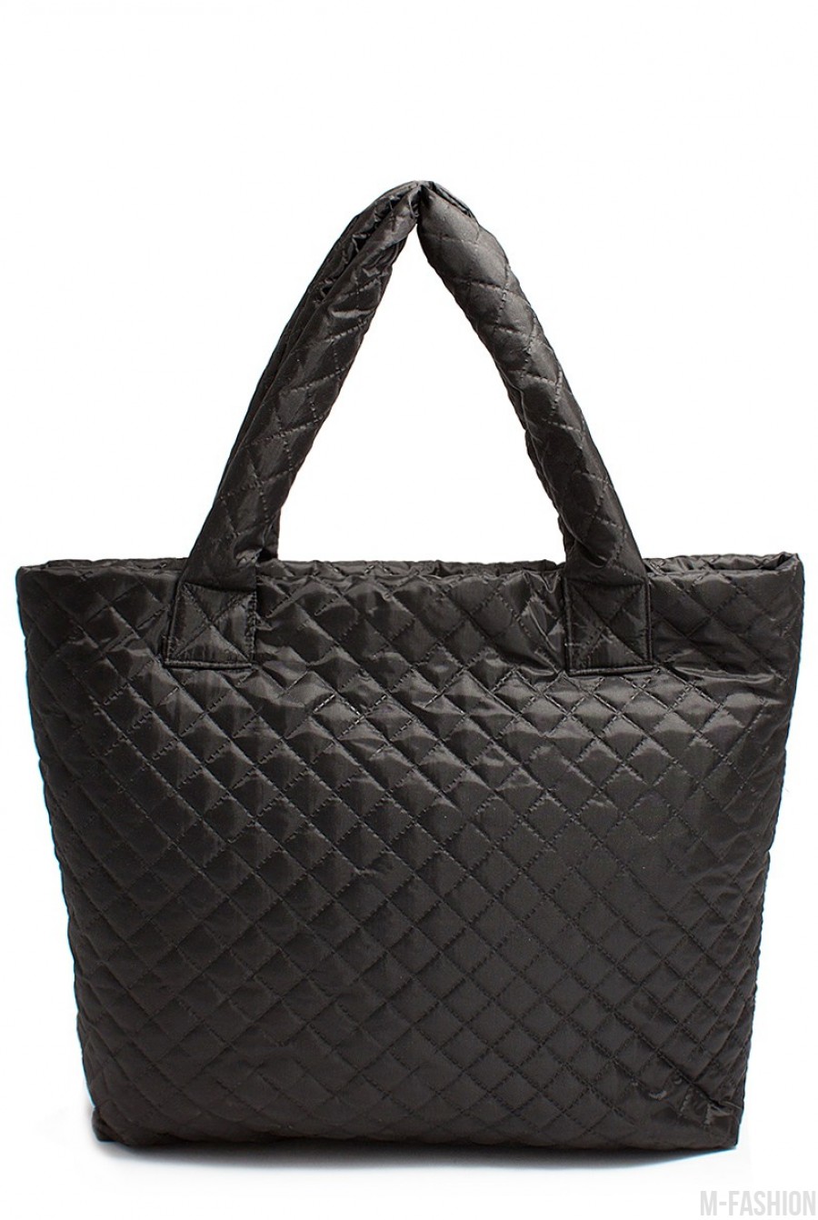 Стеганая черная сумка с удобным и стильным дизайном - Фото 1