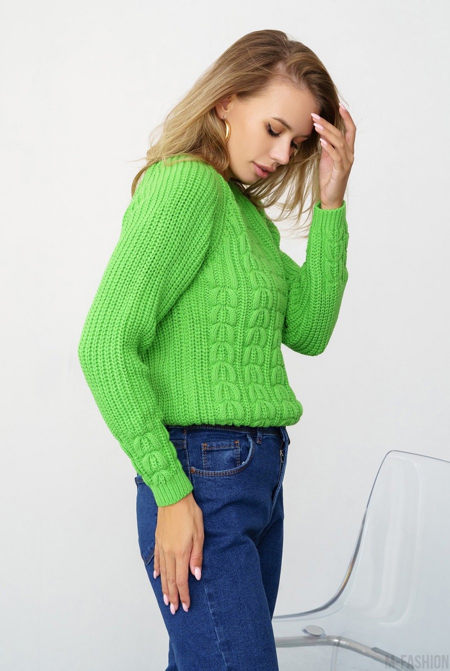Салатовый вязаный свитер с аранами- Фото 2