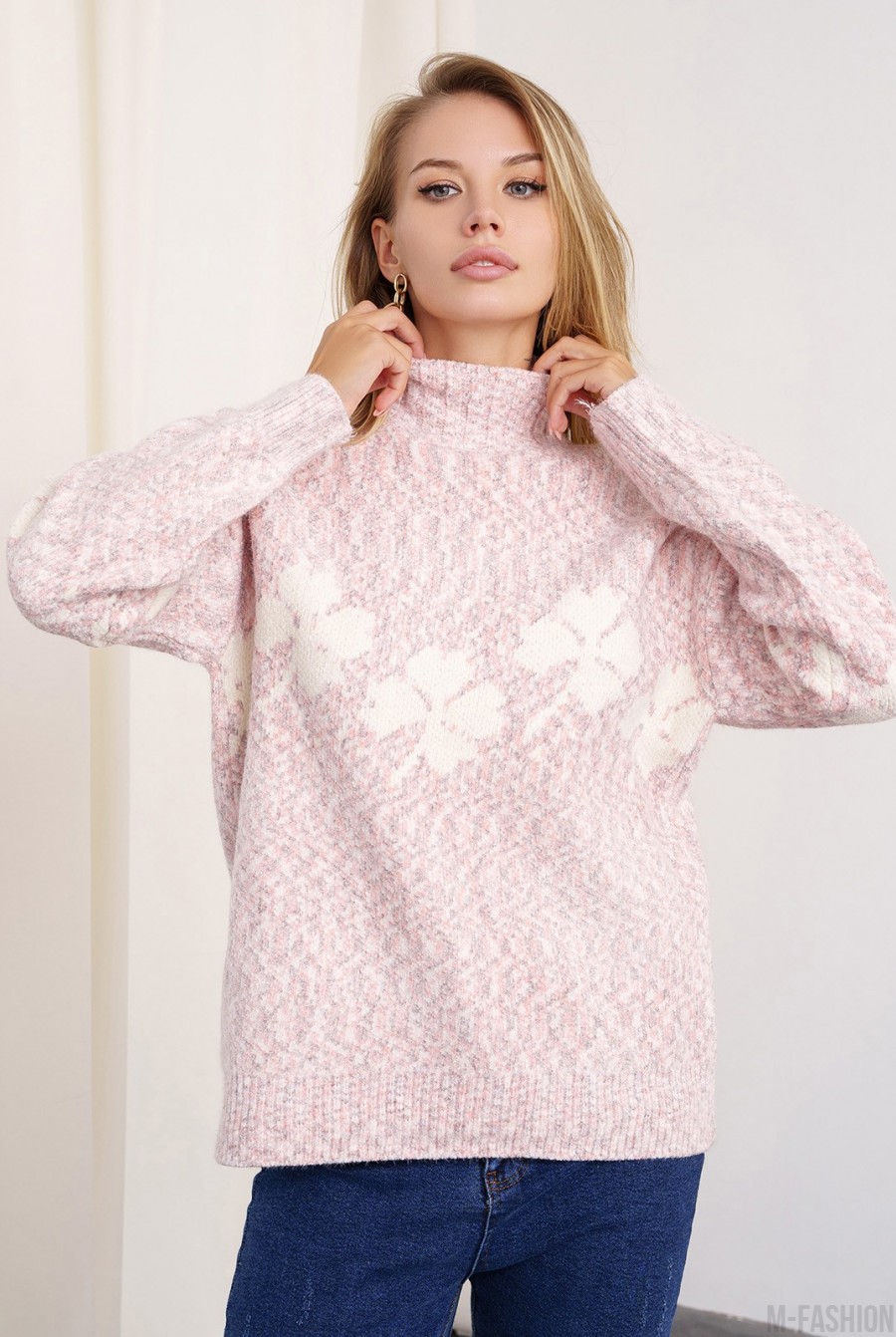 Теплый розовый мохеровый свитер с высоким горлом - Фото 1