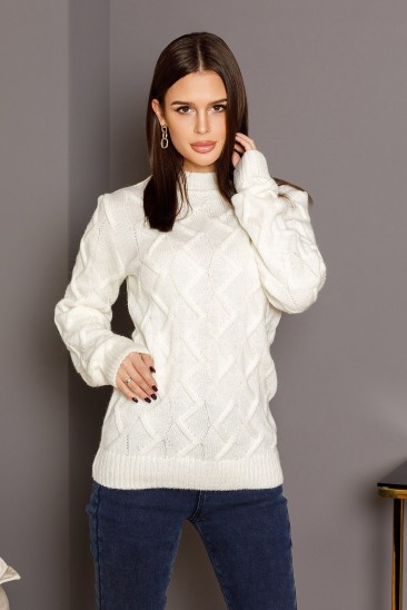 Молочный шерстяной свитер объемной комбинированной вязки