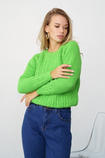 Салатовый вязаный свитер с аранами