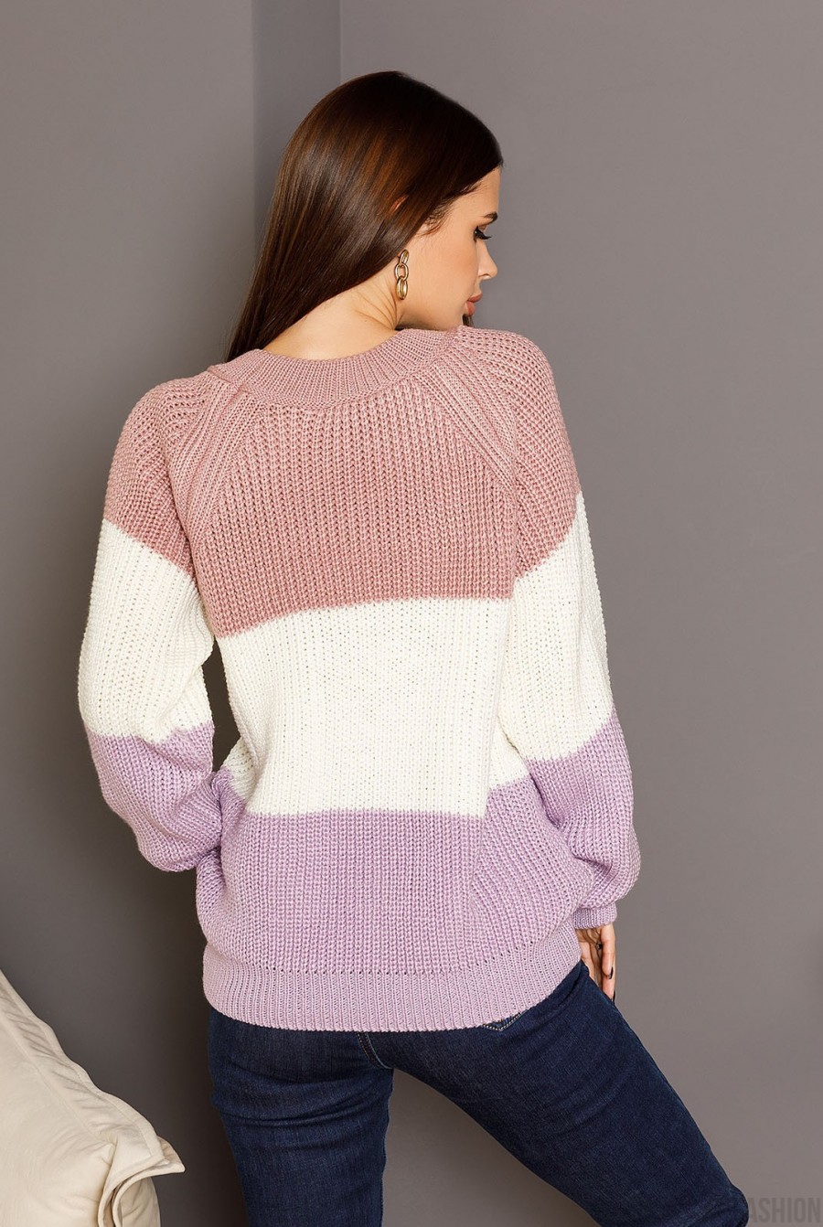 Розово-сиреневый комбинированный свитер объемной вязки- Фото 3