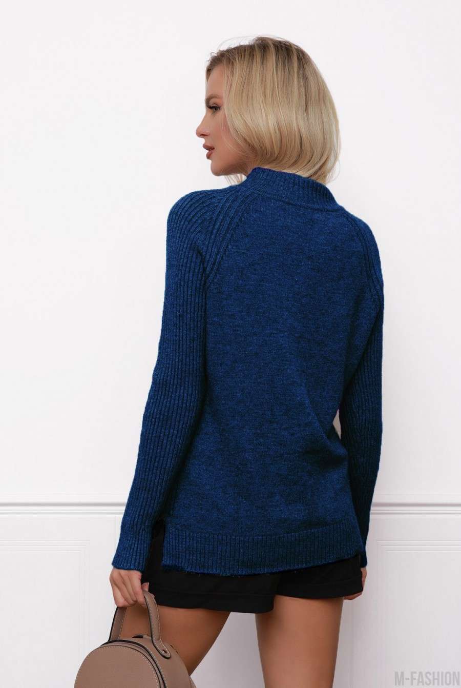 Синий шерстяной свитер с фактурными вставками- Фото 3