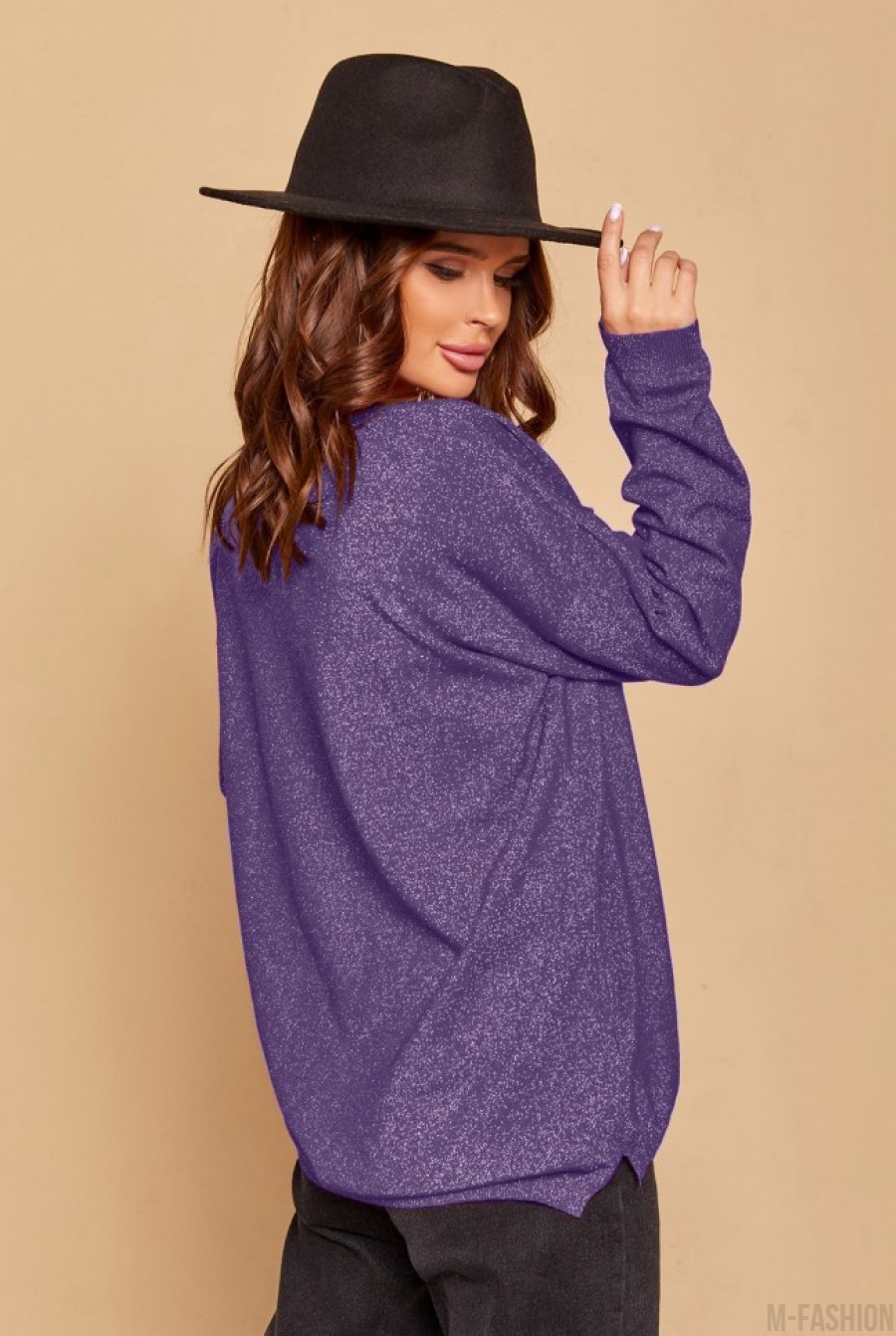 Фиолетовый свободный свитер с люрексом- Фото 2