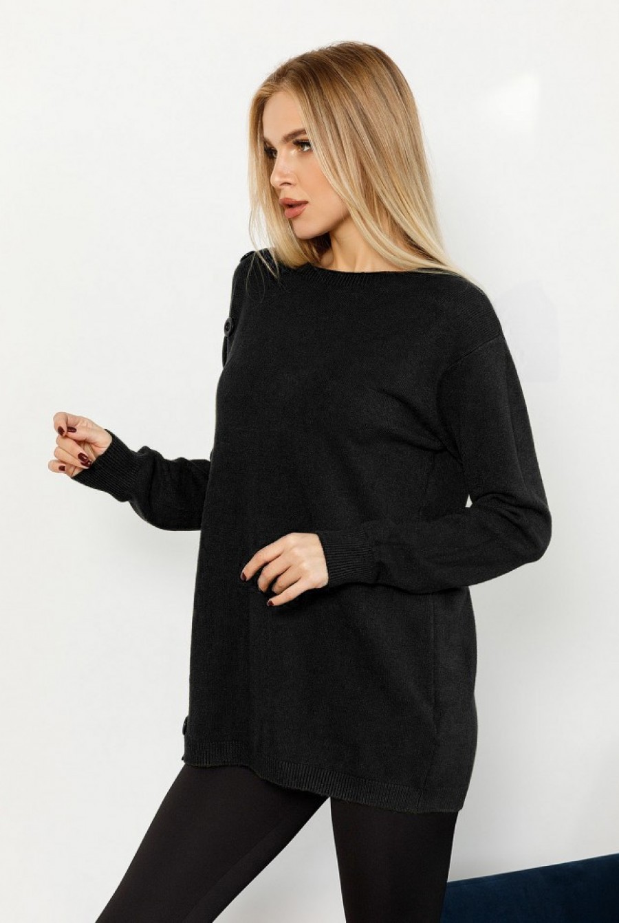 Черный ангоровый свитер декорированный пуговицами - Фото 1