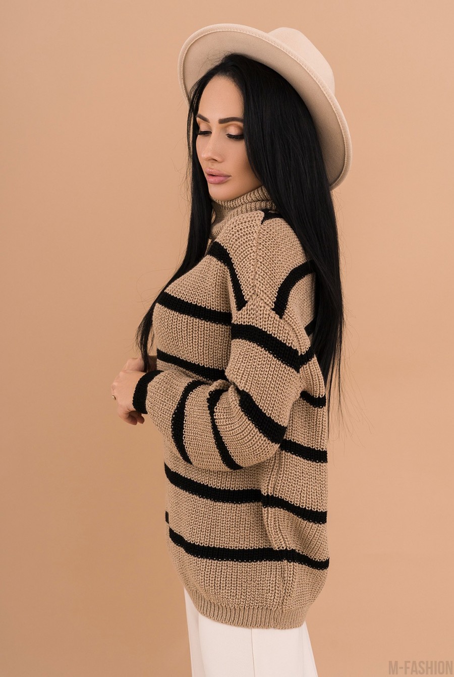 Бежевый шерстяной полосатый свитер с хомутом- Фото 2