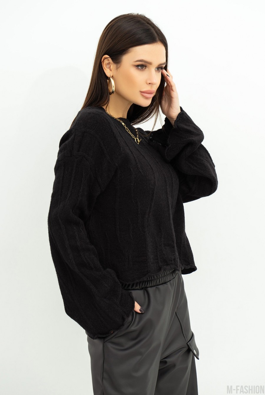 Черный свитер с расклешенными рукавами- Фото 2