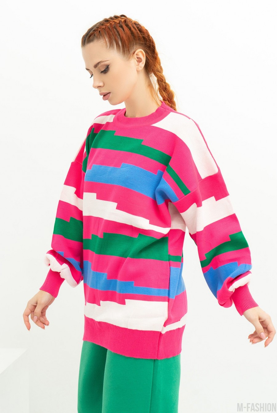 Малиновый удлиненный свитер с геометрическим декором- Фото 2