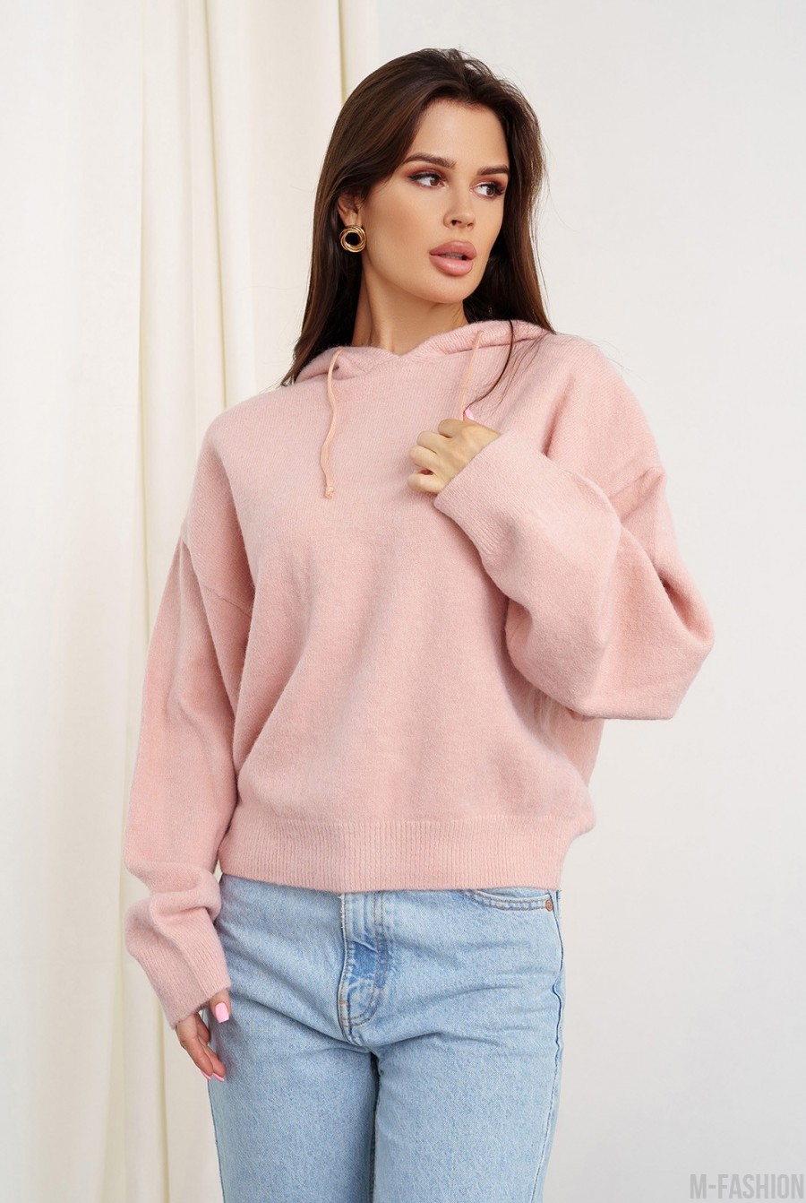 Розовый ангоровый свитер с капюшоном - Фото 1