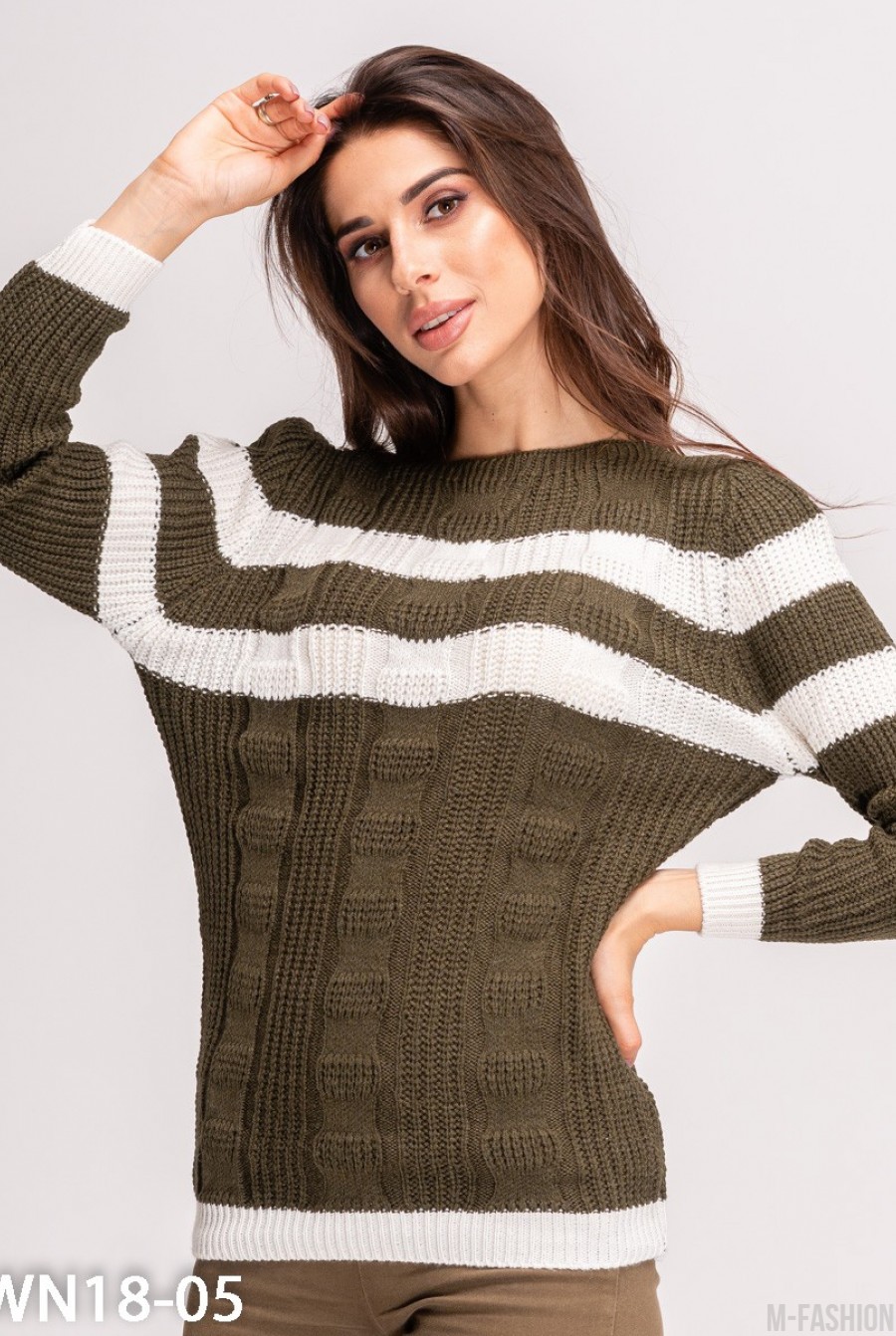 Вязаный свитер цвета хаки с полосками - Фото 1