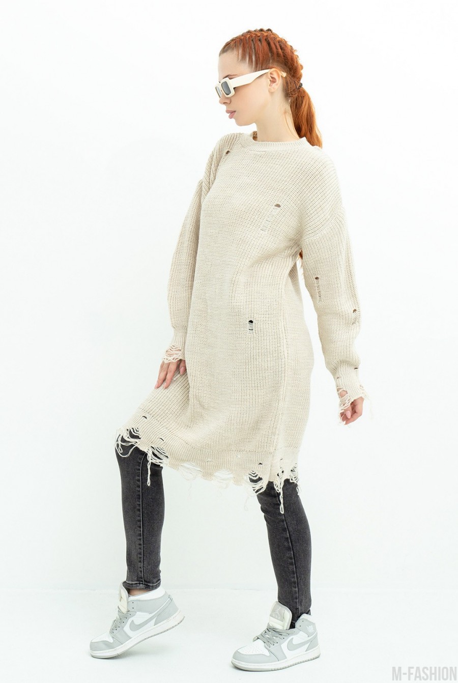 Бежевый длинный свитер-платье с перфорацией- Фото 3