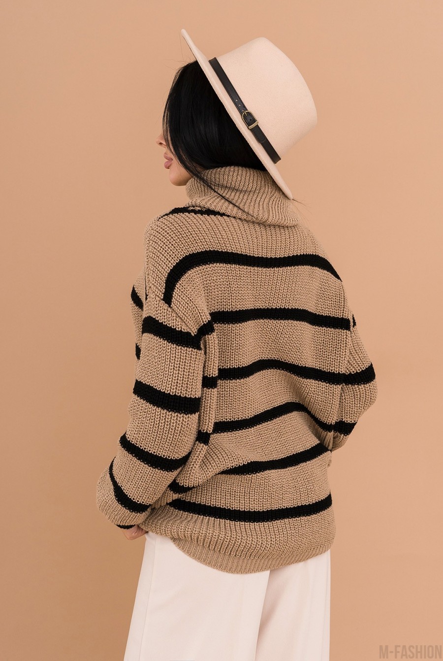 Бежевый шерстяной полосатый свитер с хомутом- Фото 3