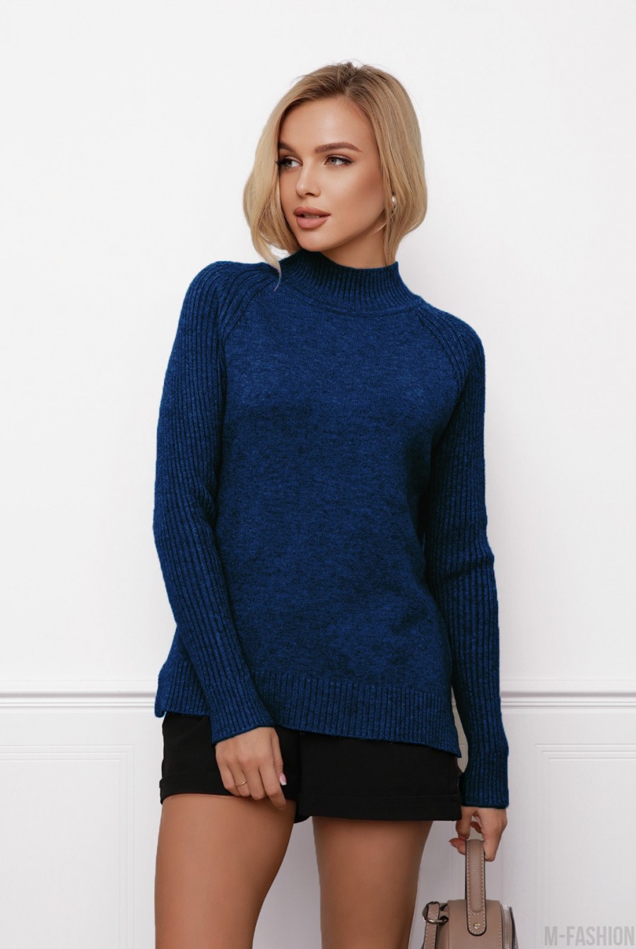 Синий шерстяной свитер с фактурными вставками - Фото 1