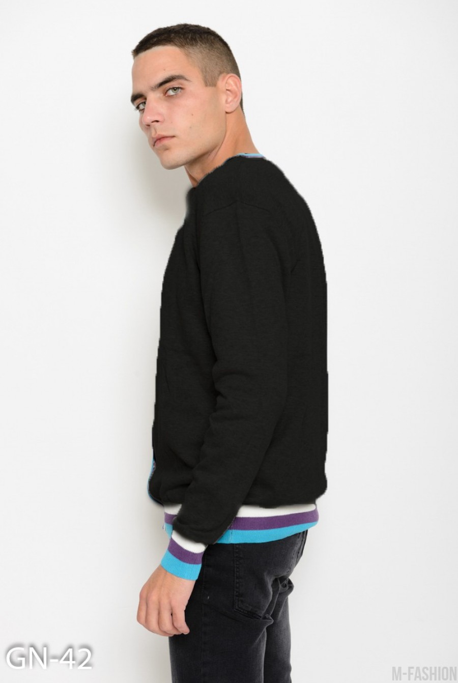 Черный трикотажный свитер на пуговицах с полосатой тесьмой- Фото 2