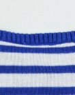 Белый в синюю полоску свитер с аппликацией
